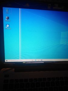 Widoczne paski na matrycy laptopa Asus F555