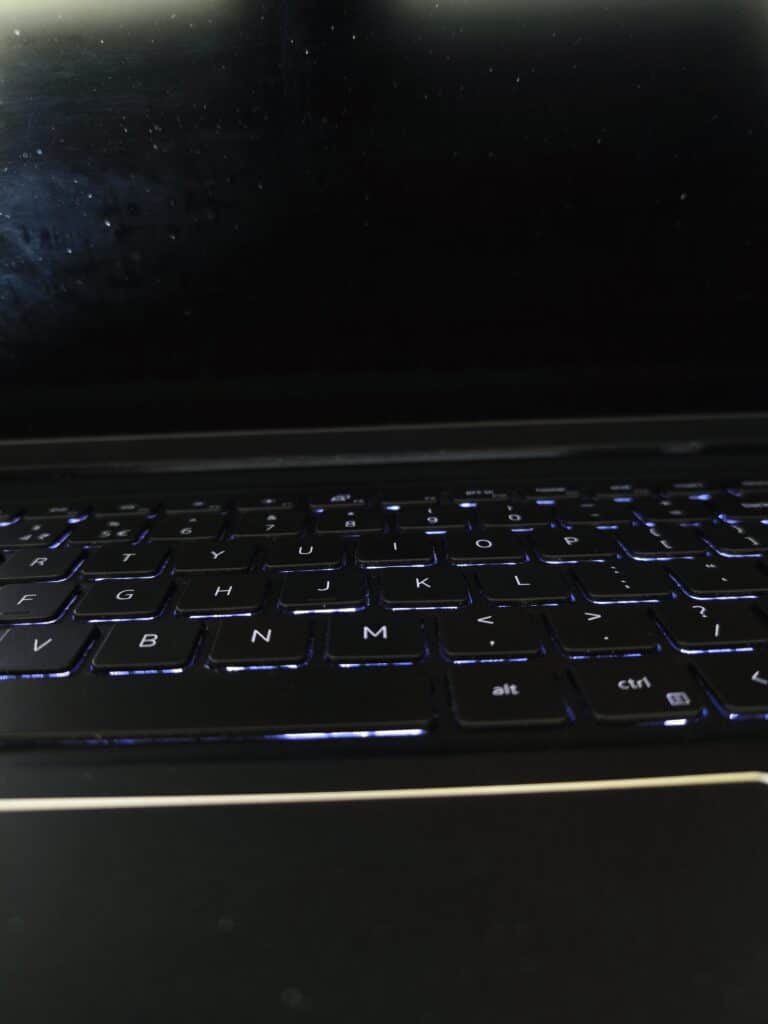 czarny ekran przy włączonym laptopie- podejrzenie GPU